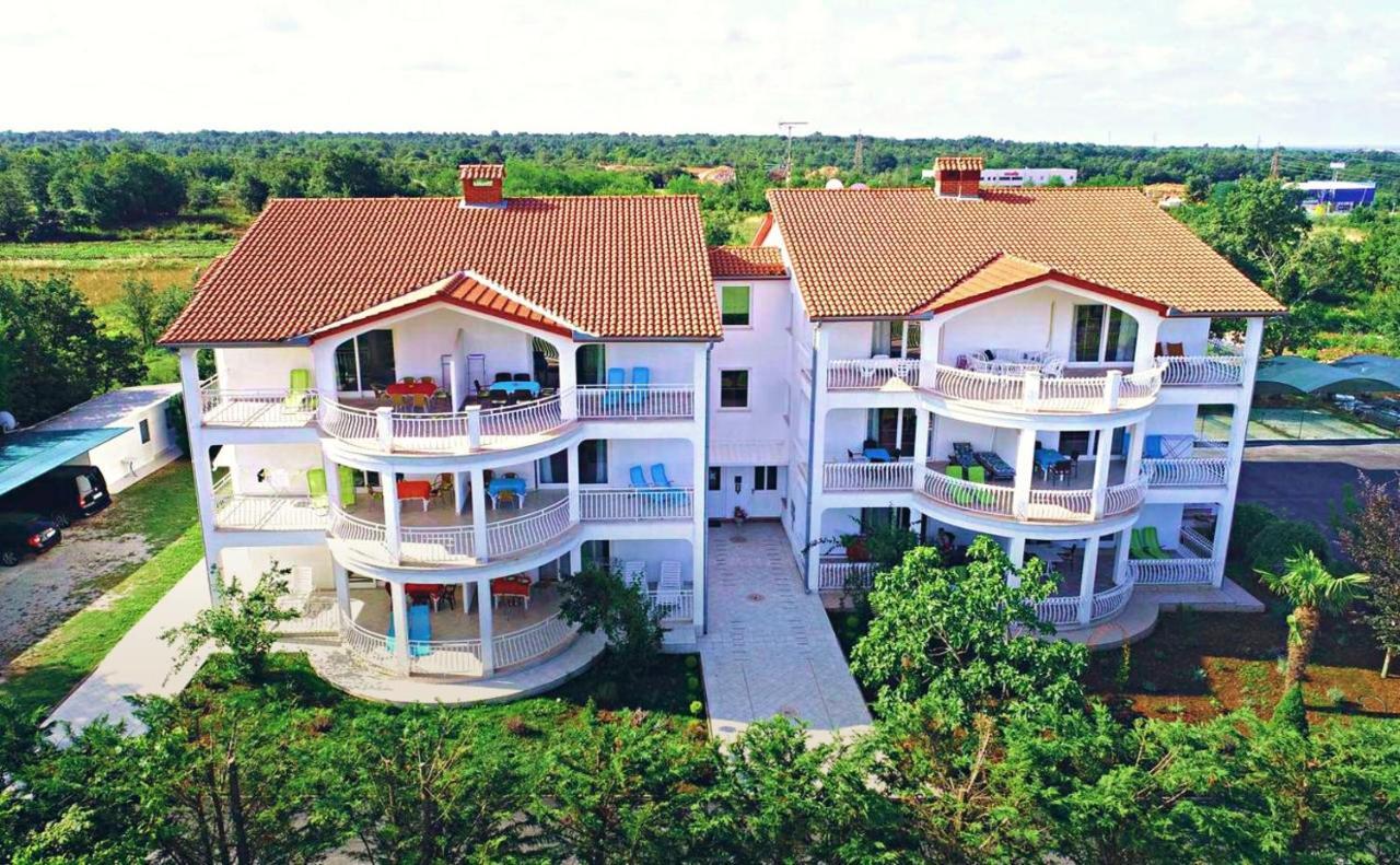 Wish Apartments Poreč Exterior foto